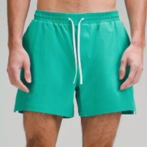 LULULEMON POOL SHORT 5" MALDIVES GREEN (S)